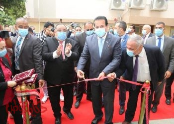وزير التعليم العالي يفتتح أعمال تطوير كلية التجارة وإدارة الأعمال بالزمالك بجامعة حلوان