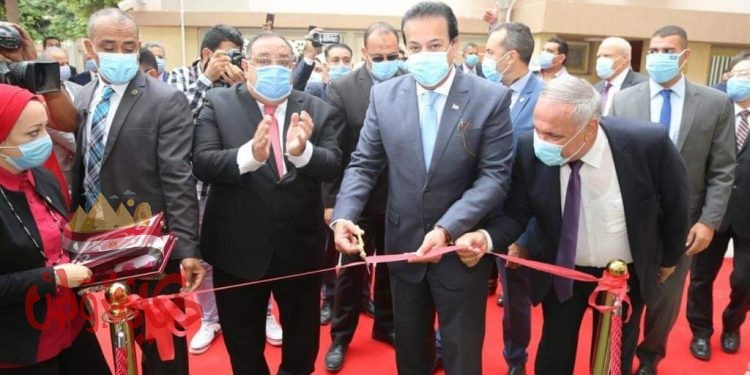 وزير التعليم العالي يفتتح أعمال تطوير كلية التجارة وإدارة الأعمال بالزمالك بجامعة حلوان
