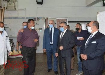 رئيس جامعة الفيوم يتفقد مطعم المدينة الجامعية فى زيارة مفاجئة