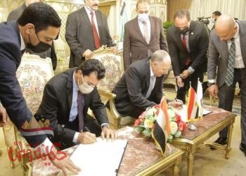 وزير الشباب يوقع بروتوكول تعاون مع رئيس هيئة قضايا الدولة