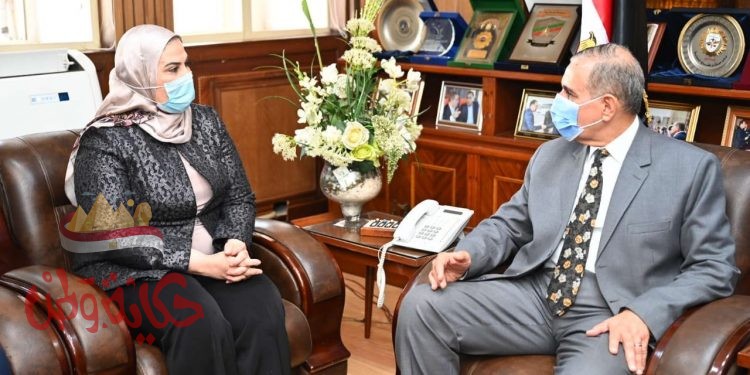 وزيرة التضامن الاجتماعي تستهل زيارة كفر الشيخ بلقاء المحافظ .وتتفقد جمعية الهلال الأحمر المصري بالمحافظة