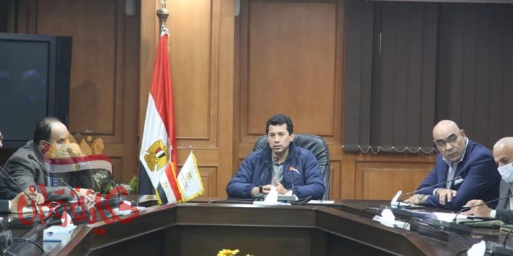 “صبحي” يجتمع باللجنة العليا لليد للوقوف على اخر الاستعدادات للبطولة