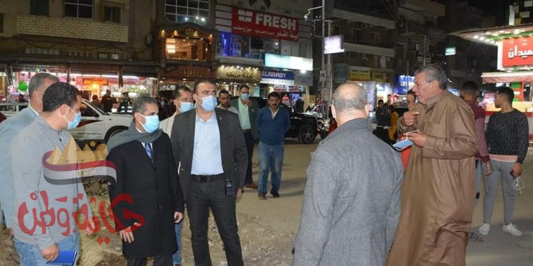 صورة بها اشخاصمحافظ الغربية في جولة مفاجئة