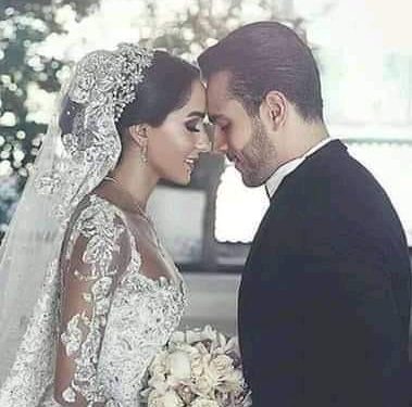 صورة بها اشخاص مميز بين البشر