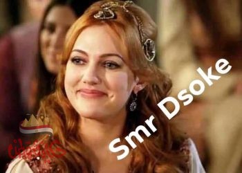 صورة تحتوي علي شخص يبتسمونص انا استاهل