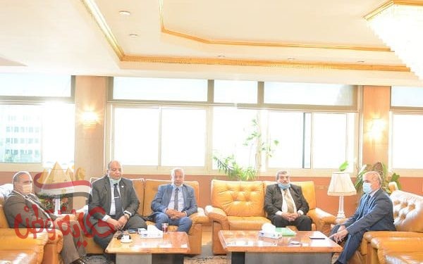وفد كلية الحدباء الجامعة بالعراق ورئيس الاتحاد العربي للتعليم والبحث العلمي يزوران جامعة الفيوم