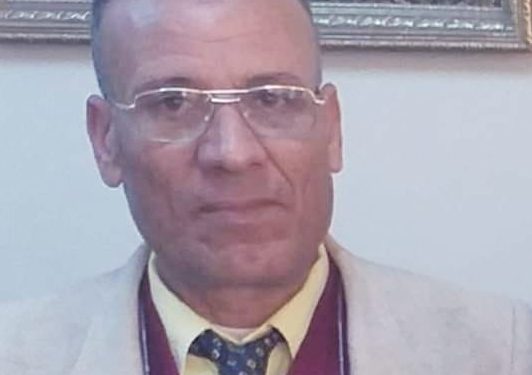 صورة بها شخص لذوي العقول اتحدث