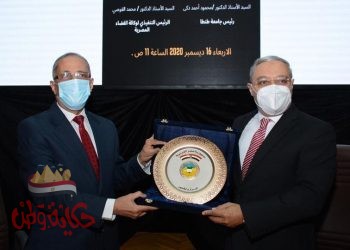 رئيس جامعة طنطا يكرم الرئيس التنفيذي لوكالة الفضاء المصرية الدكتور محمد القوصي