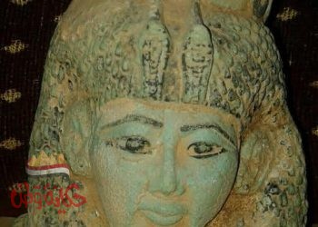 الملكه حتب حرس ابنه الملك خوني  آخر  ملوك الأسرة الثالثة، وزوجة الملك سنفرو العظيم