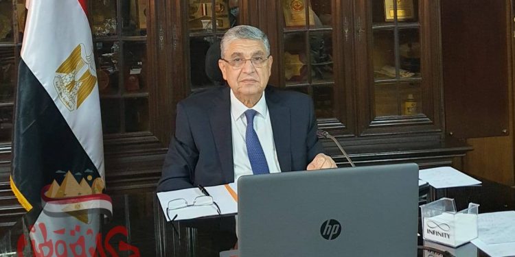 وزير الكهرباء والطاقة : 1,6 مليار جنيه لتطوير شبكات توزيع الكهرباء بقطاع توزيع كهرباء قنا