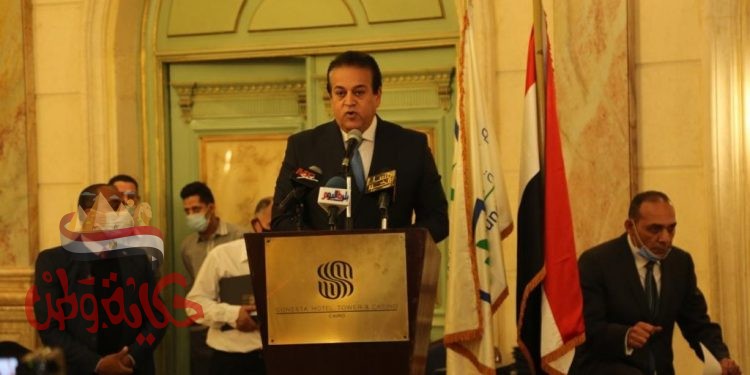 وزير التعليم العالي يشهد احتفال مؤسسة فريد خميس لتنمية المجتمع بتكريم أوائل الثانوية العامة