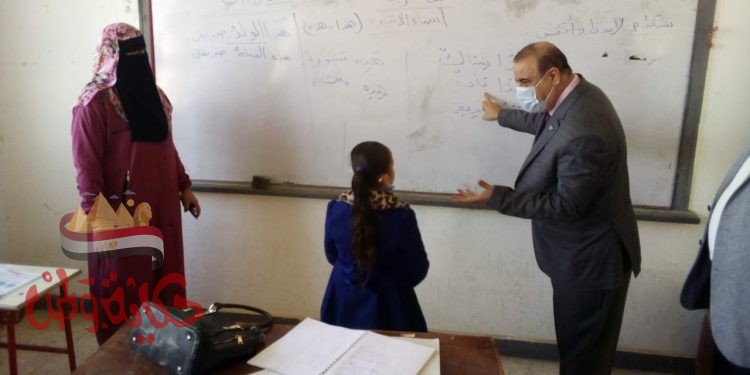 مطروح : وكيل التعليم يتابع سير العمل بديوان إدارة العلمين والمدارس