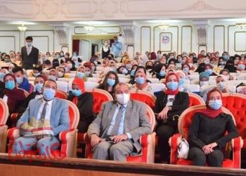 رئيس جامعة بني سويف يشهد أولى محاضرات ودورات اليوم الواحد للطلاب