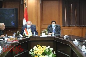وزير الشباب الرياضة ويبحث آخر الاستعدادات الطبية والإجراءات الاحترازية