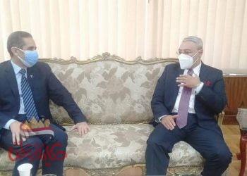 محافظ الغربية ونائبه يهنئان رئيس جامعة طنطا الجديد.