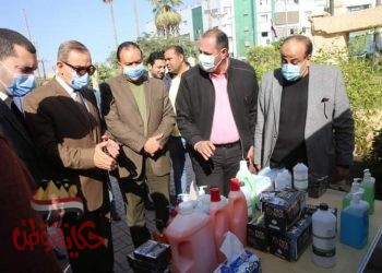 محافظ كفرالشيخ يتفقد سيارات القوات المسلحة لتوفير مواد التطهير والتعقيم بنطاق المحافظة بأسعار مخفضة