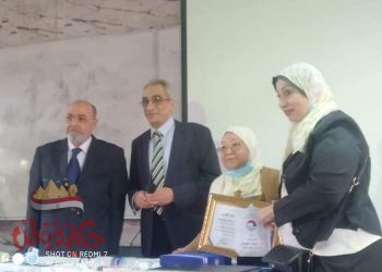 المعهد العالى لتكنولوجيا البصريات يكرم ا.د/  زينات الجوهرى