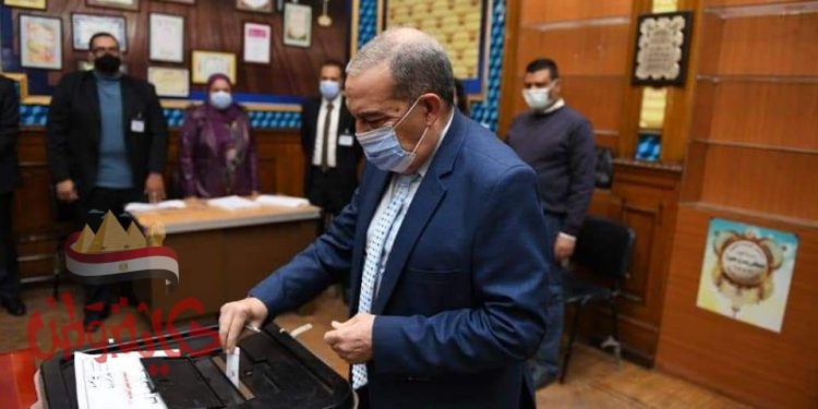 “وزير الدولة للإنتاج الحربي” يدلي بصوته في جولة الإعادة لانتخابات مجلس النواب لمحافظات المرحلة الثانية