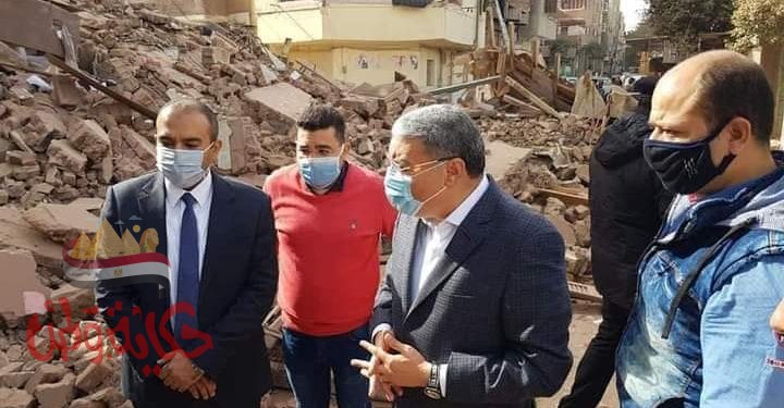 محافظ المنيا، يتفقد موقع انهيار منزل خالي من السكان بحي غرب