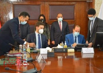 توقيع بروتوكول عقد الاستشارات الخاصة بمشروع تطهير مصرف كيتشنر