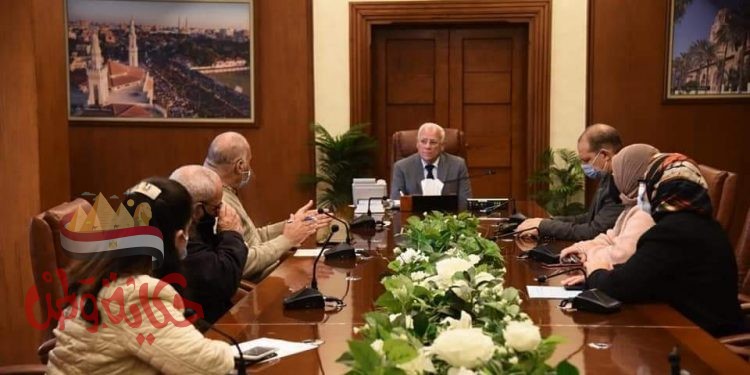 الغضبان : يتابع سير العمل في تطوير عدد من الطرق بحي المناخ