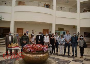 محافظ البحر الأحمر يستقبل وفدا إعلاميا صربيا