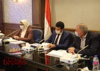 عقد وزير الشباب والرياضة اجتماعا مع وزيرة الصحة لاستعراض الخطة الوقائية لبطولة كرة اليد