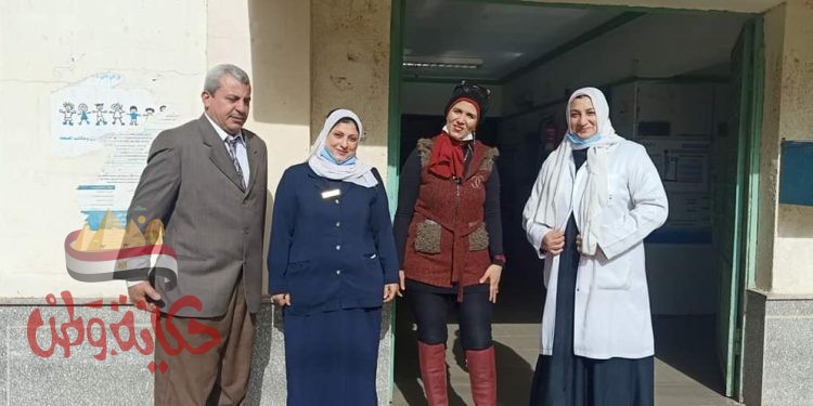 مدير الرعاية الأساسية لإدارة صحة ثاني المحلة في متابعة لوحدة عزبة راغب