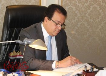 وزير التعليم العالي يهنئ أساتذة الجامعات الذين تم تعيينهم في مجلس النواب