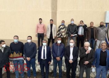 محافظ البحيرة يتابع تسليم