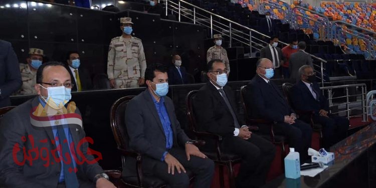 مدبولي ينقل للاعبين تحيات