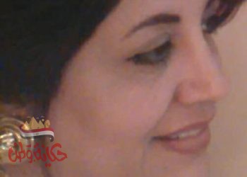 رحلة بين الأكوان