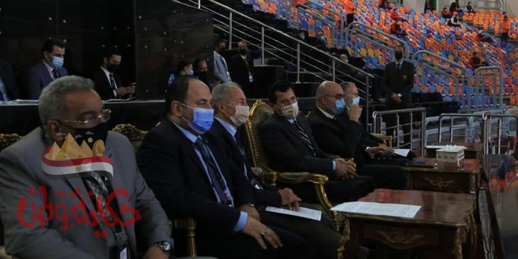 وزير الرياضة يشهد مباراة