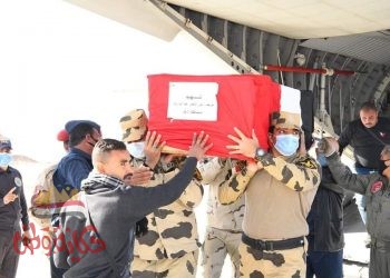 محافظ قنا يستقبل جثمان الشهيد" نور ناصر عبدالوارث " بمطار 67 الحربى