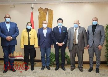 وزير الشباب والرياضة صبحى يبحث مع مؤسسة الدواء الخيرية إنشاء صيدلية مجتمعية