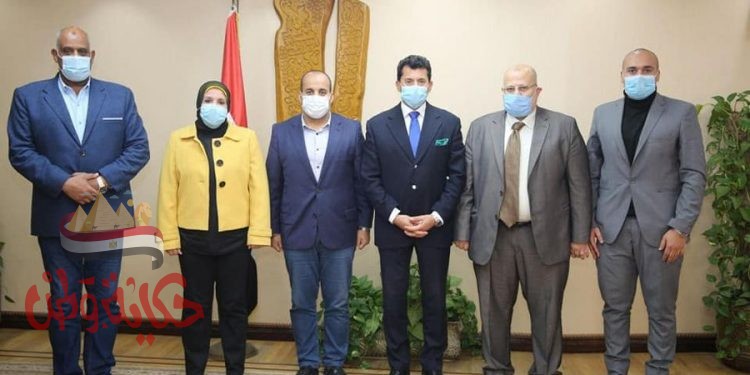 وزير الشباب والرياضة صبحى يبحث مع مؤسسة الدواء الخيرية إنشاء صيدلية مجتمعية