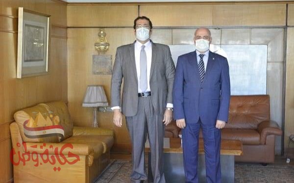 رئيس جامعة الفيوم يستقبل رئيس الجامعة المصرية للتعلم الإلكتروني الأهلية لبحث التوسع في سبل التعاون