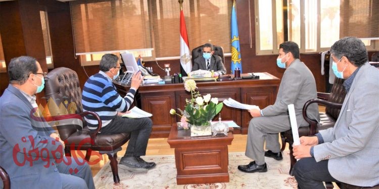 محافظ الغربية يناقش موقف مشروعات الخطة الاستثمارية الجديدة للعام المالي الجديد