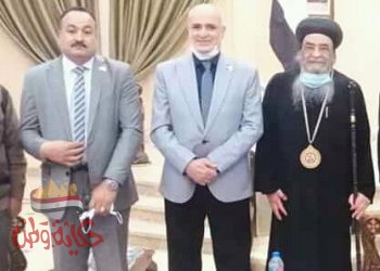 رئيس جامعة الفيوم يقدم التهنئة إلى نيافة الأنبا إبرام مطران الفيوم بعيد الميلاد المجيد