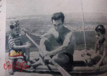 صور قديمة نادرة لمايسترو النادى الأهلى كابتن صالح سليم بالمايوة مع اولاده.