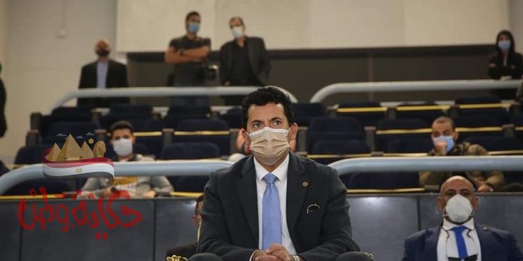 وزير الرياضة يشهد مباراة منتخب مصر لكرة اليد الودية أمام اليابان