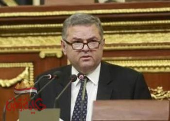 محاكمه علنية لوزير قطاع الأعمال من نواب البرلمان