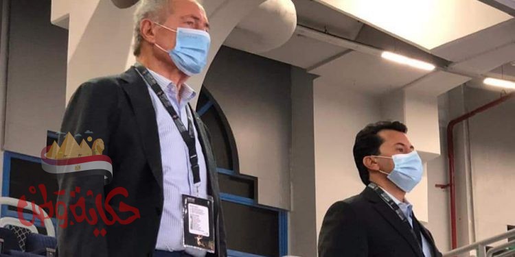 مباراة مصر ومقدونيا  وزير الرياضة ورئيس الاتحاد الدولي لليد في المقصورة الرئيسية باستاد القاهرة