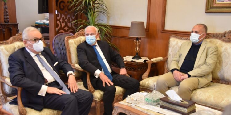 عادل الغضبان محافظ بورسعيد يستقبل وزير الموارد المائية و الري