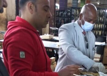 أبو هاشم وحملة تموينيه لضبط صاحب مصنع رنجة غير مرخص بطريقة قصر نصر بالغربيه