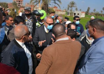 محافظ القليوبيه يشهد استلام قطعة أرض لإقامة محطة معالجة صرف صحي ببرشوم