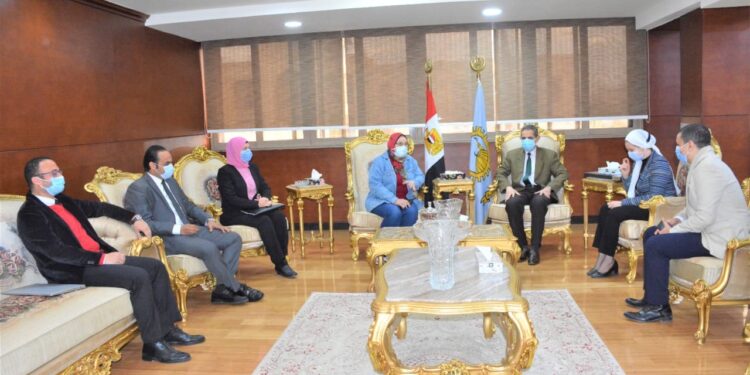 محافظ الغربية يستقبل ممثلي مبادرة حياة كريمة بالغربية