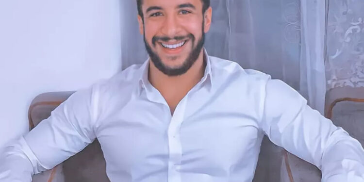 الكاتب محمد حسين