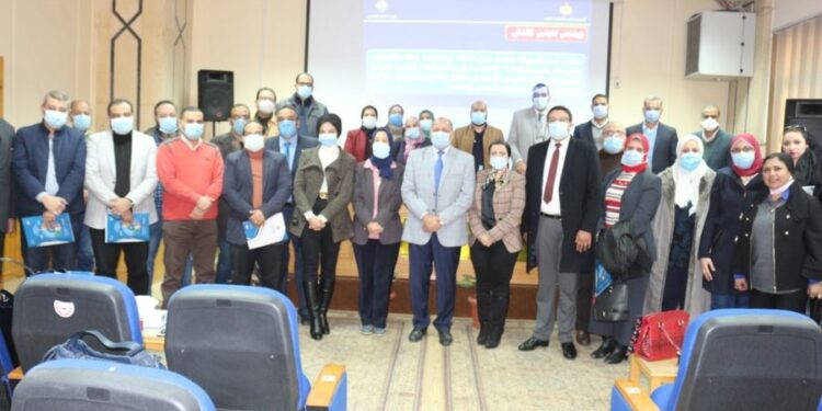 دورات أكاديمية ناصر العسكرية بجامعة المنصورة لتنمية مهارات القيادات الأكاديمية