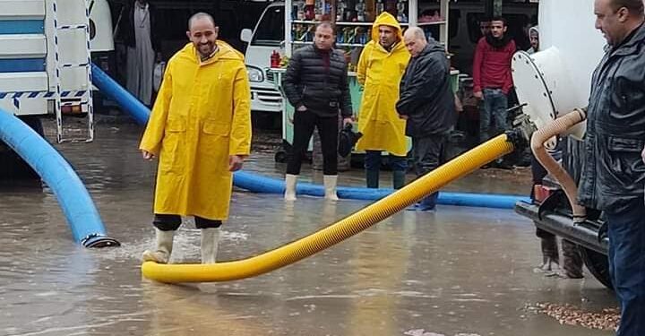 متابعة كسح مياه الأمطار بأبوحمص